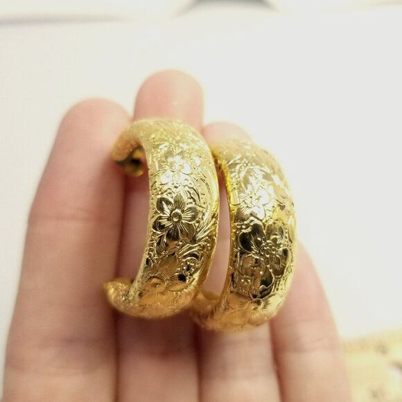 Vintage Gold Tone Hoop Earrings, Floral Design Textured, Studs, Nice Size - Picture 1 of 7